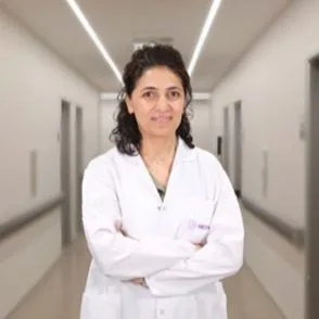 Uzm. Dr. Birsen Aydın — Nöroloji, Çiğli, İzmir. Portre fotoğrafı.
