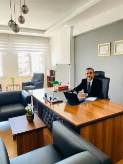 Doç. Dr. Kadir Demirci profilinde yer alan galeri fotoğrafı.