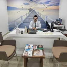 Op. Dr. Ali Şimşek — Plastik Rekonstrüktif Ve Estetik Cerrahi, İstanbul. Portre fotoğrafı.