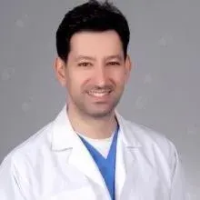 Uzm. Dr. Seyfi Ozan Şahbudak — Karşıyaka, İzmir. Portre fotoğrafı.