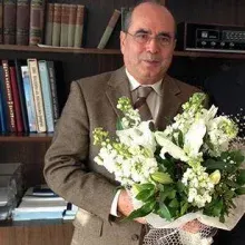 Prof. Dr. Ahmet Esmer — Kadın Hastalıkları Ve Doğum, Bursa. Portre fotoğrafı.