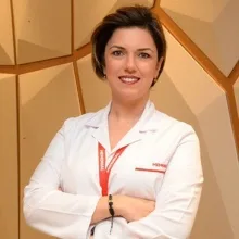 Dr. Dt. Esma Geçkili — Bahçelievler, İstanbul. Portre fotoğrafı.