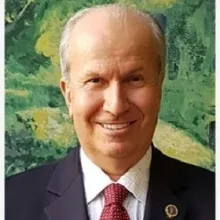 Prof. Dr. Şahap Atik — Ortopedi Ve Travmatoloji, Ankara. Portre fotoğrafı.