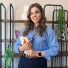 Psk. Betül Karaarslan — Psikoloji, Manisa. Portre fotoğrafı.