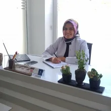 Dt. Ayşe Nur Altınsoy — Diş Hekimi, Aksaray. Portre fotoğrafı.