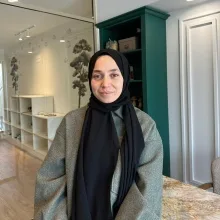 Psk. Fatma Nur Çakır — Psikoloji, Bursa. Portre fotoğrafı.