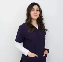 Dt. Gül Tuğba Kadıoğlu — Diş Hekimi, Ankara. Portre fotoğrafı.