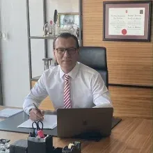 Prof. Dr. Ali Özdek — Kulak Burun Boğaz, Ankara. Portre fotoğrafı.