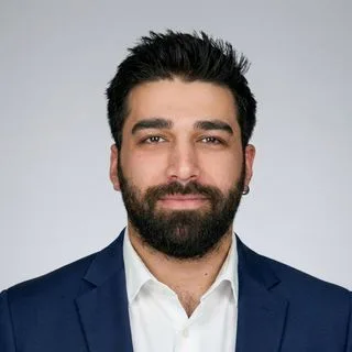 Kl. Psk. Burak Çağlayan — Psikoloji, İstanbul. Portre fotoğrafı.