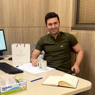 Op. Dr. Mehmet Akkurt — Plastik Rekonstrüktif Ve Estetik Cerrahi, Sarıyer, İstanbul. Portre fotoğrafı.