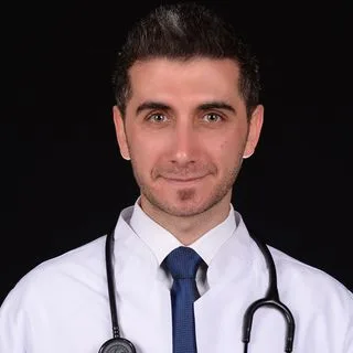 Uzm. Dr. Ramazan Eren — Göğüs Hastalıkları, Eskişehir. Portre fotoğrafı.