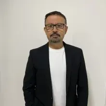 Prof. Dr. Mustafa Deniz Yılmaz — Kulak Burun Boğaz, Antalya. Portre fotoğrafı.