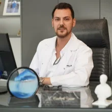 Dyt. Canberk Yaşar — Diyetisyen, Antalya. Portre fotoğrafı.