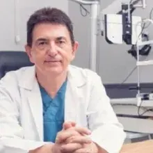 Uzm. Dr. Uğur Yaşar — Göz Hastalıkları, Denizli. Portre fotoğrafı.