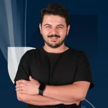 Dt. Mevlüt Batuhan Öğüt — Diş Hekimi, Ankara. Portre fotoğrafı.