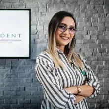 Dr. Dt. Ayşegül Ünalmış — Ankara. Portre fotoğrafı.