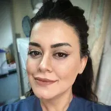 Op. Dr. Emel Keleştemur — Kadın Hastalıkları Ve Doğum, Ankara. Portre fotoğrafı.