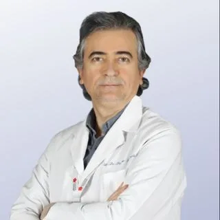 Uzm. Dr. Abdullah Serdar Fenercioğlu — İç Hastalıkları, Ümraniye, İstanbul. Portre fotoğrafı.
