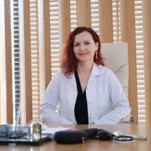 Dr. Serap Kayhan — Dermatoloji, Bolu. Portre fotoğrafı.