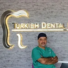 Dr. Öğr. Üyesi Salih Çelik — Ağız Diş Ve Çene Cerrahisi, Antalya. Portre fotoğrafı.