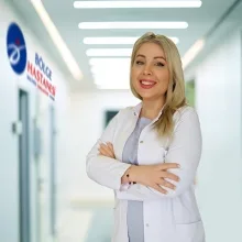 Uzm. Dr. Jamila Pırmammadova — Kardiyoloji, Maltepe, İstanbul. Portre fotoğrafı.