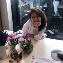 Op. Dr. Ulviye Hanlı — Kadın Hastalıkları Ve Doğum, İstanbul. Portre fotoğrafı.