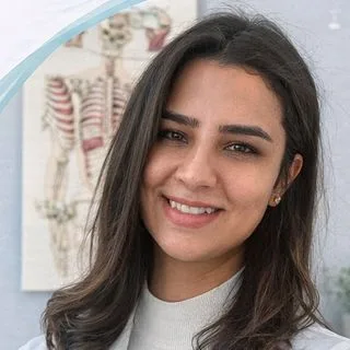 Fzt. Hülya Çopur — Fizyoterapi Ve Rehabilitasyon, Kepez, Antalya. Portre fotoğrafı.