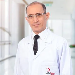 Uzm. Dr. Nazmi Ofluoğlu — Kulak Burun Boğaz, Maltepe, İstanbul. Portre fotoğrafı.