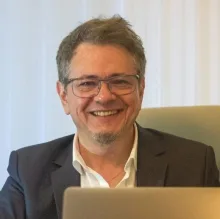 Prof. Dr. Murat Vural — Beyin Ve Sinir Cerrahisi, Eskişehir. Portre fotoğrafı.