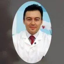 Prof. Dr. Deniz Göksedef — Kalp Ve Damar Cerrahisi. Portre fotoğrafı.