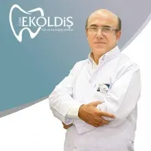 Dt. Ahmet Kumral — Diş Hekimi, Denizli. Portre fotoğrafı.