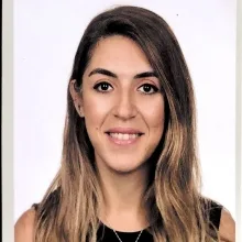 Dyt. Derya Güzel — Diyetisyen. Portre fotoğrafı.
