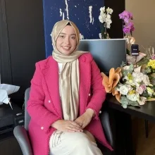 Dyt. Zeynep Güngör — Diyetisyen, İstanbul. Portre fotoğrafı.