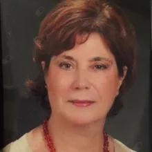 Op. Dr. Fatma Zehra Vartanesyan Çağıl — Genel Cerrahi, İstanbul. Portre fotoğrafı.