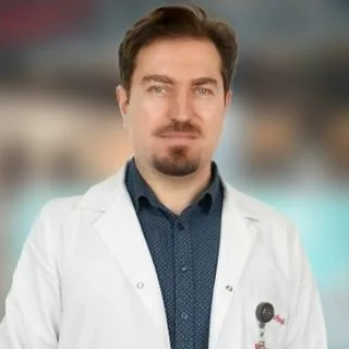 Uzm. Dr. Yavuz Akıncıoğlu — İç Hastalıkları, Küçükçekmece, İstanbul. Portre fotoğrafı.