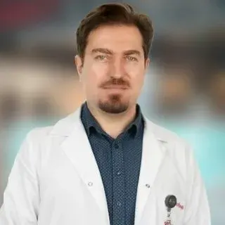 Uzm. Dr. Yavuz Akıncıoğlu — İç Hastalıkları, Küçükçekmece, İstanbul. Portre fotoğrafı.