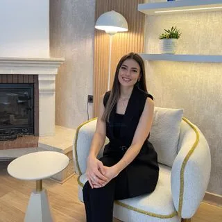 Psk. Büşra Can Gülveren — Psikoloji, Kayseri. Portre fotoğrafı.