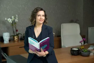 Prof. Dr. Gökçe Özel profilinde yer alan galeri fotoğrafı.