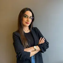 Kl. Psk. Aslı Yolageldili — Psikoloji, İstanbul. Portre fotoğrafı.