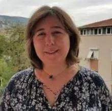 Dr. Müberra Yenişar — Psikoloji, Bursa. Portre fotoğrafı.