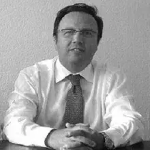Prof. Dr. Önder Arslan — Hematoloji, Ankara. Portre fotoğrafı.