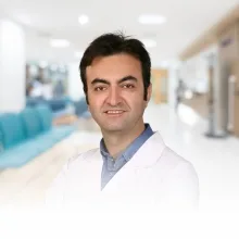 Uzm. Dr. Serkan Gökçay — Tıbbi Onkoloji, İstanbul. Portre fotoğrafı.