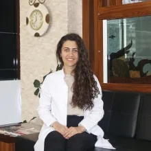 Dt. Merve Semra Pınarakar — Diş Hekimi, Selçuklu, Konya. Portre fotoğrafı.