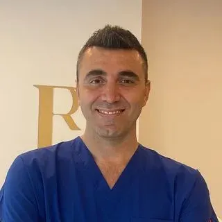Op. Dr. Rıdvan Duran — Kulak Burun Boğaz, İzmir. Portre fotoğrafı.