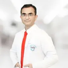 Op. Dr. Mehmet Serdar Dike — Beyin Ve Sinir Cerrahisi. Portre fotoğrafı.