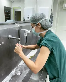 Op. Dr. Yasemin Ağralı profilinde yer alan galeri fotoğrafı.