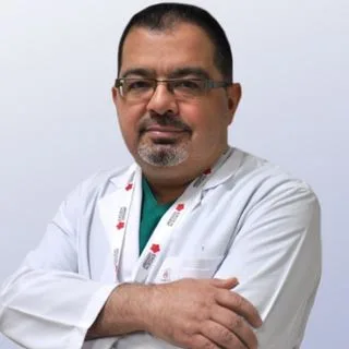 Uzm. Dr. Levent Safalı — Göğüs Hastalıkları, Ümraniye, İstanbul. Portre fotoğrafı.