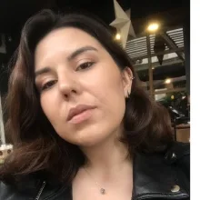 Psk. Dan. Hatice Bayraktar — Psikolojik Danışma ve Rehberlik, İzmir. Portre fotoğrafı.