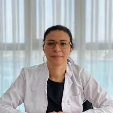 Doç. Dr. Süay Özmen — Kulak Burun Boğaz, Bursa. Portre fotoğrafı.