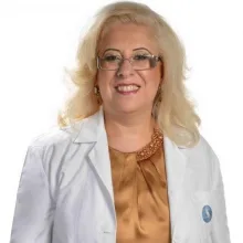 Uzm. Dr. Selda Kavak — Çocuk Sağlığı Ve Hastalıkları, Tepebaşı, Eskişehir. Portre fotoğrafı.